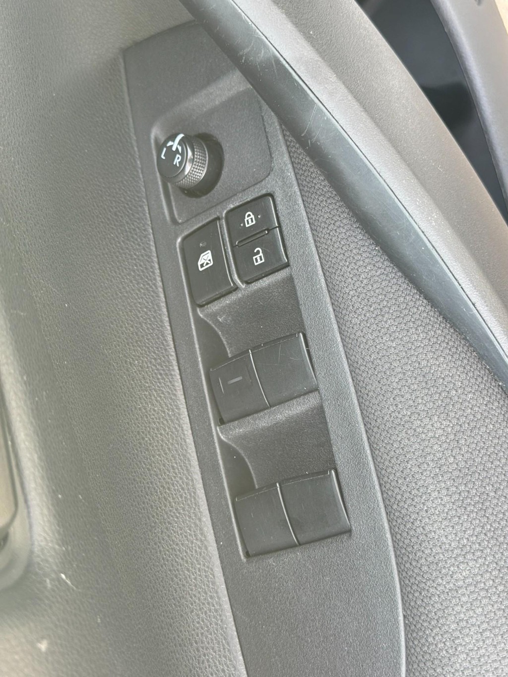 Toyota Corolla Vehicle Image 17