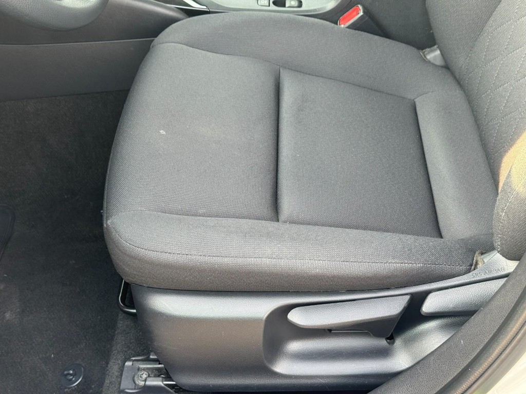 Toyota Corolla Vehicle Image 18