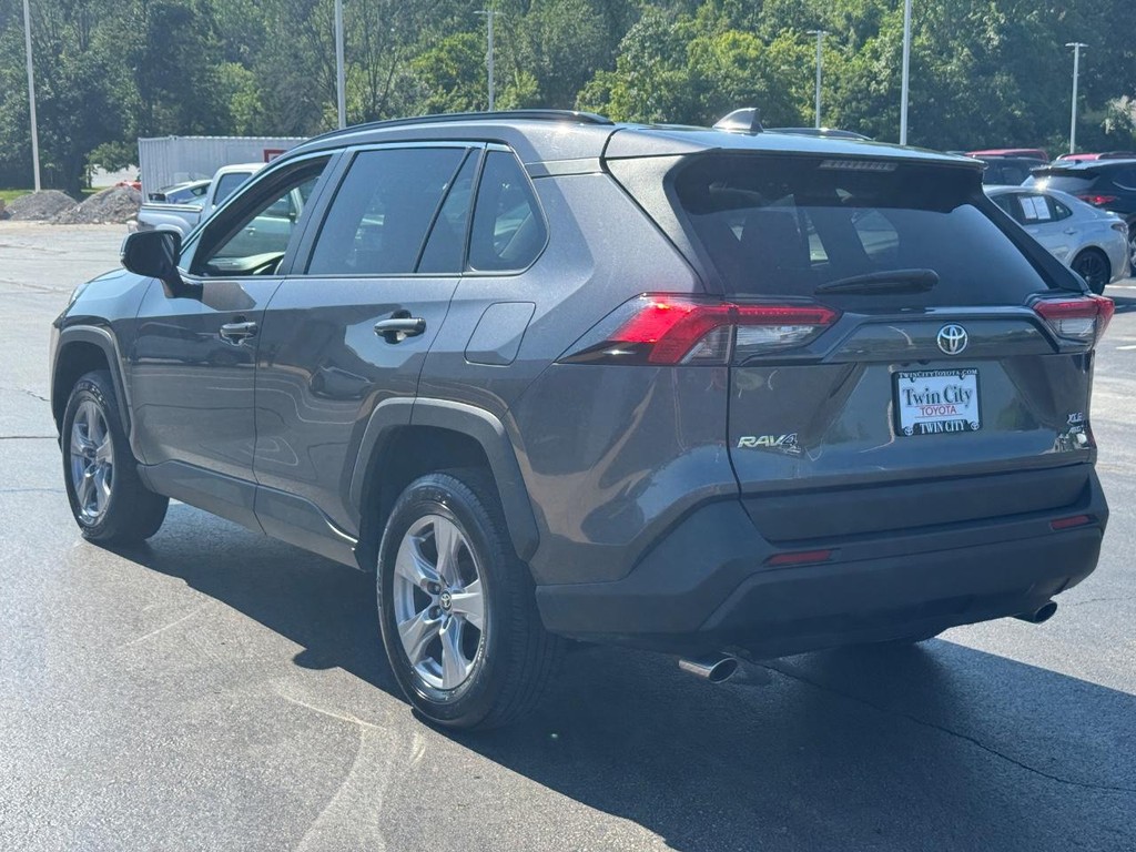 Toyota RAV4 Vehicle Image 7