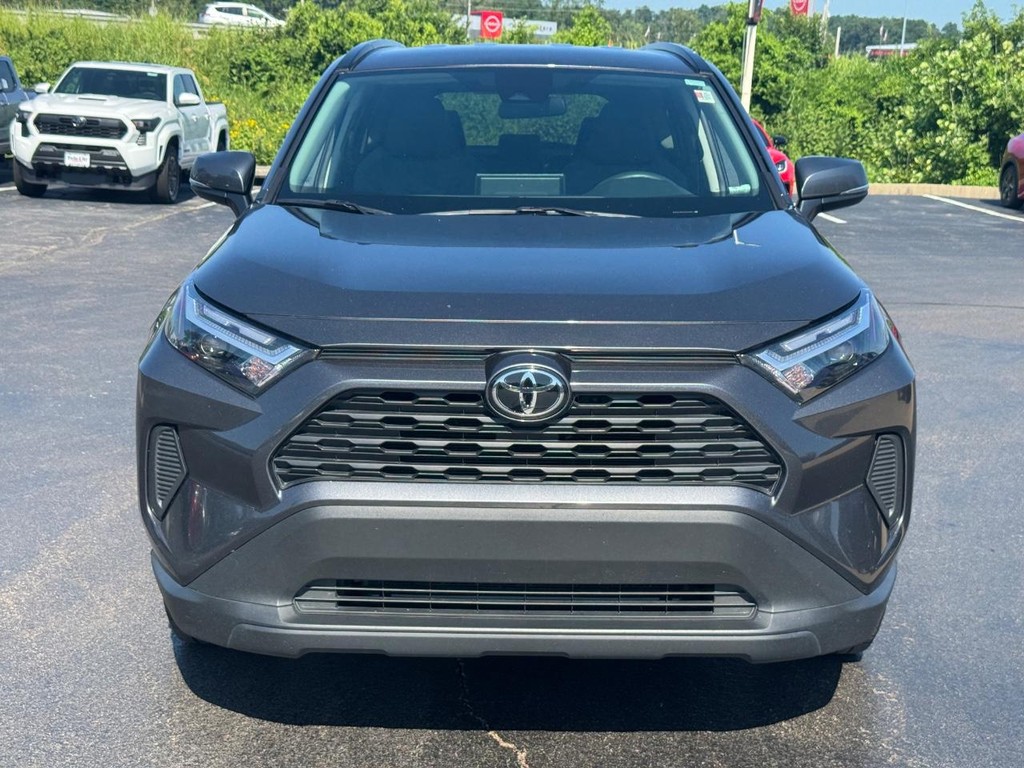 Toyota RAV4 Vehicle Image 10