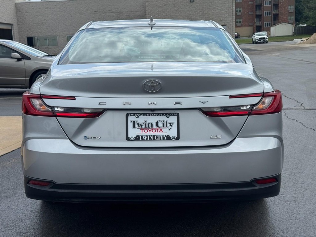 Toyota Camry Vehicle Image 4