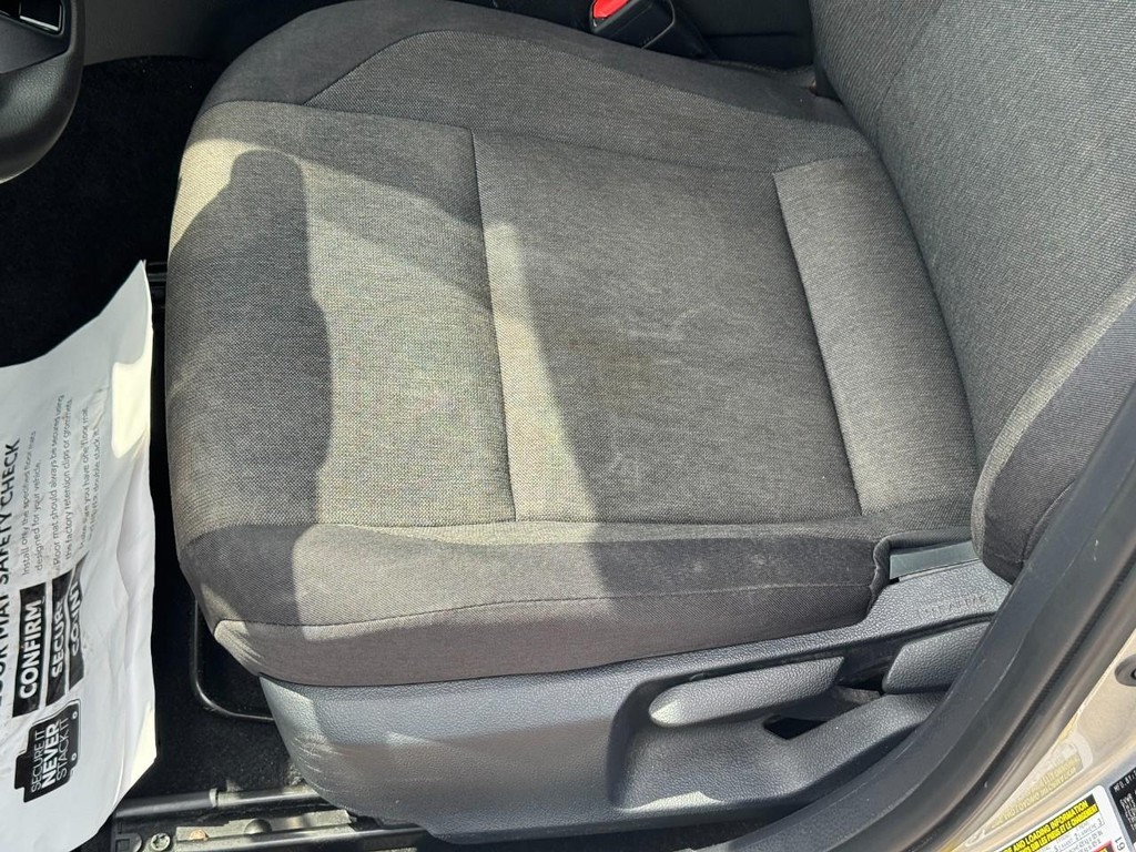 Toyota Camry Vehicle Image 17