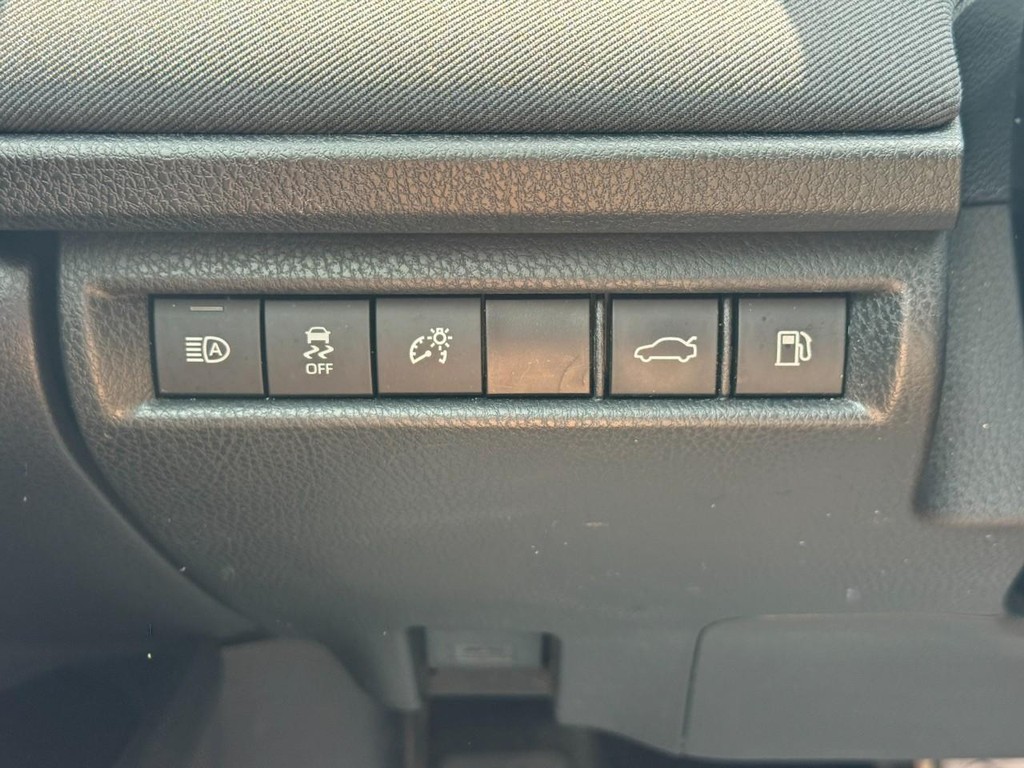 Toyota Camry Vehicle Image 18