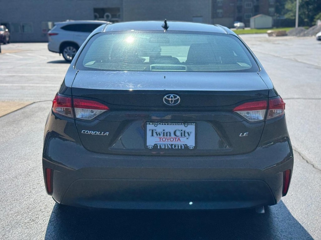 Toyota Corolla Vehicle Image 6