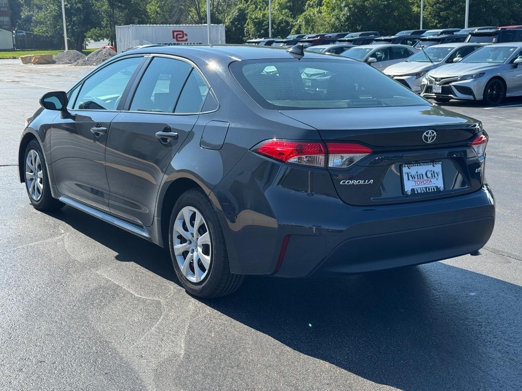 Toyota Corolla Vehicle Image 7