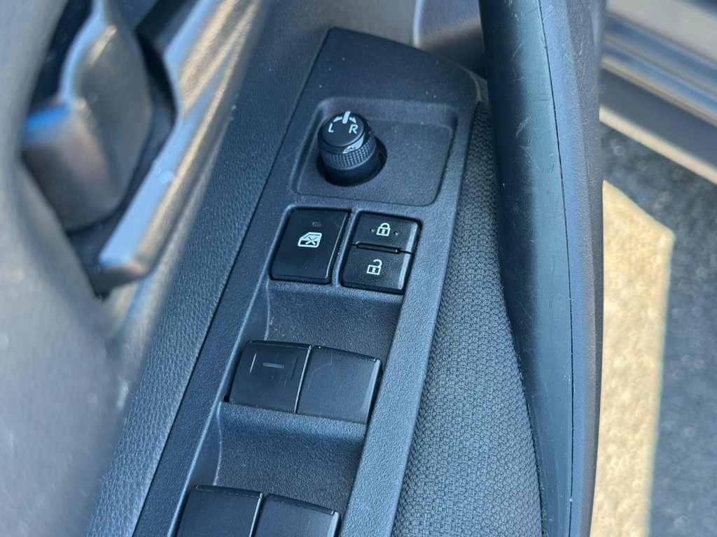 Toyota Corolla Vehicle Image 15