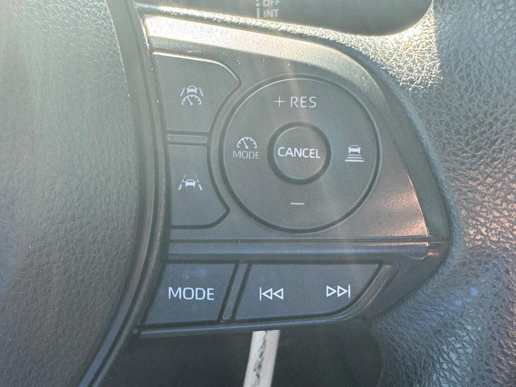 Toyota Corolla Vehicle Image 18