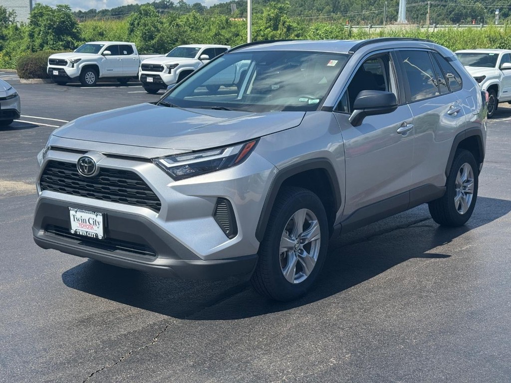 Toyota RAV4 Vehicle Image 9