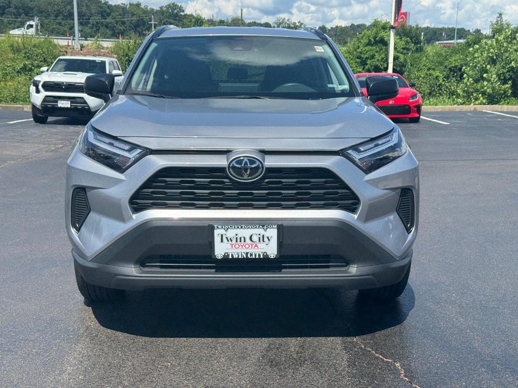 Toyota RAV4 Vehicle Image 10