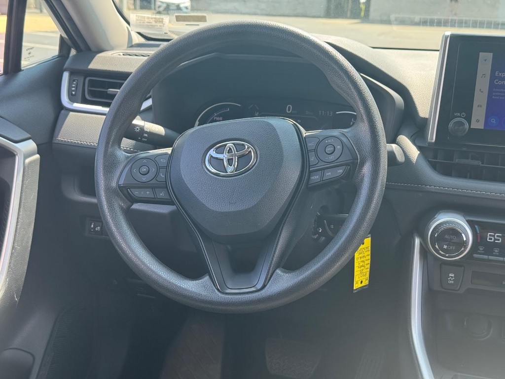 Toyota RAV4 Vehicle Image 13