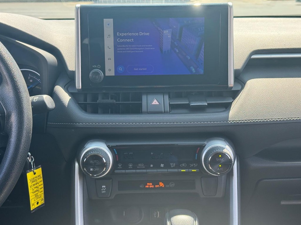 Toyota RAV4 Vehicle Image 14