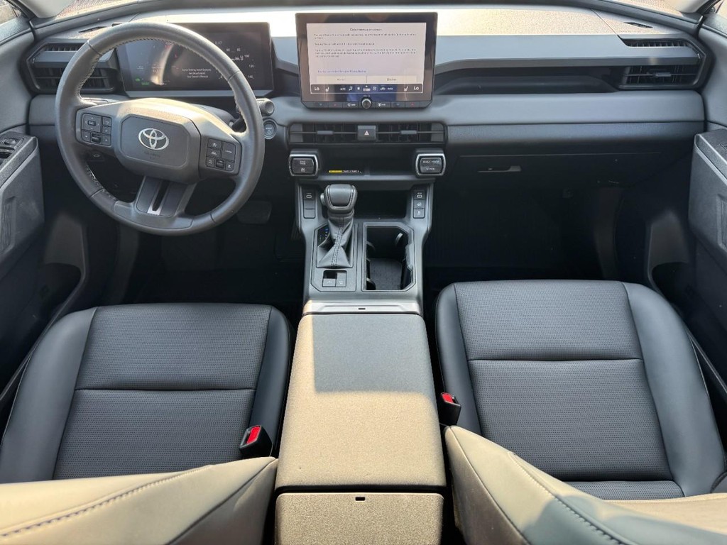 Toyota RAV4 Vehicle Image 13