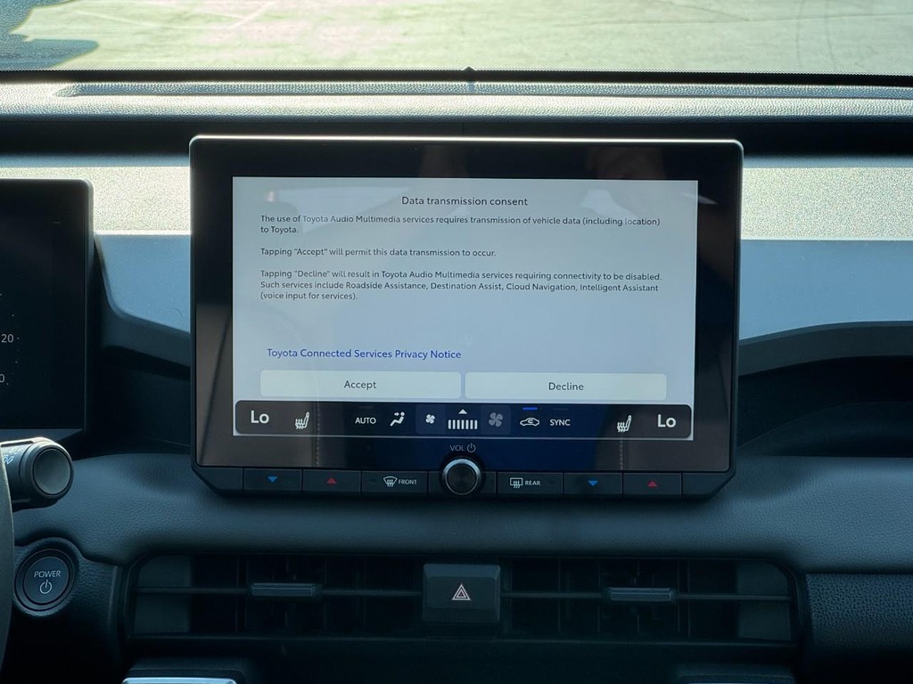 Toyota RAV4 Vehicle Image 15