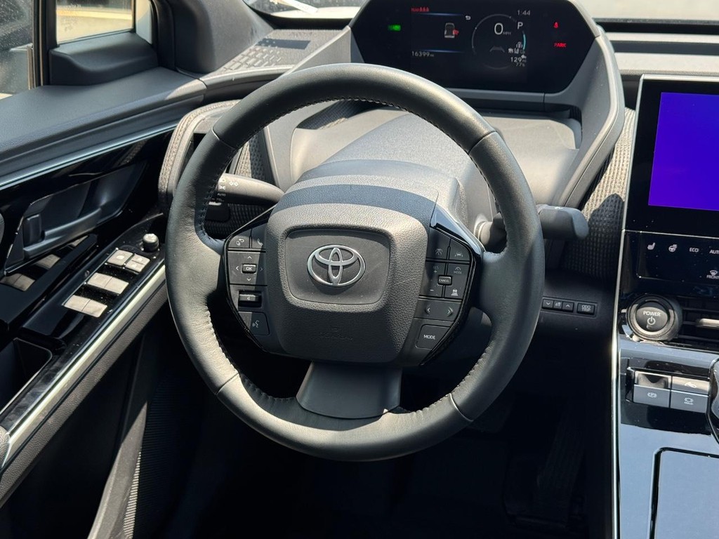 Toyota bZ4X Vehicle Image 12