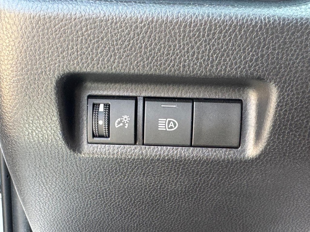 Toyota RAV4 Vehicle Image 19