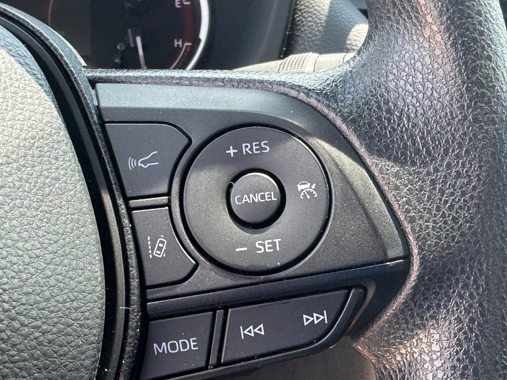 Toyota RAV4 Vehicle Image 21