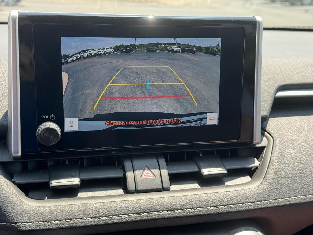 Toyota RAV4 Vehicle Image 24