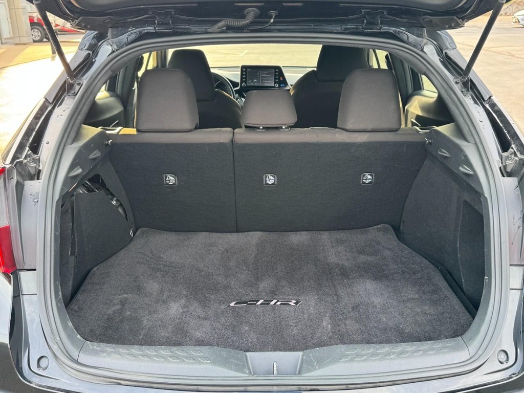 Toyota C-HR Vehicle Image 5