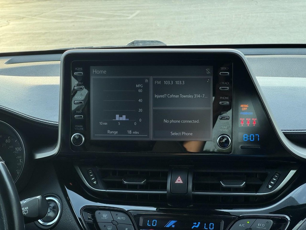 Toyota C-HR Vehicle Image 13