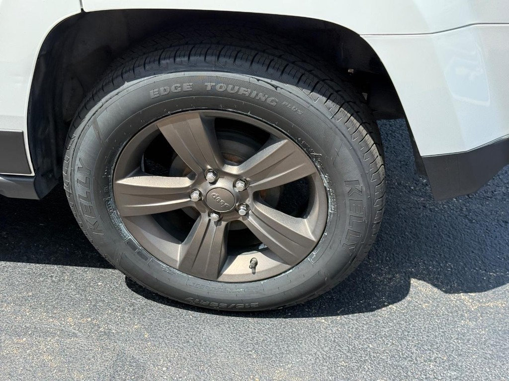 Jeep Patriot Vehicle Image 7