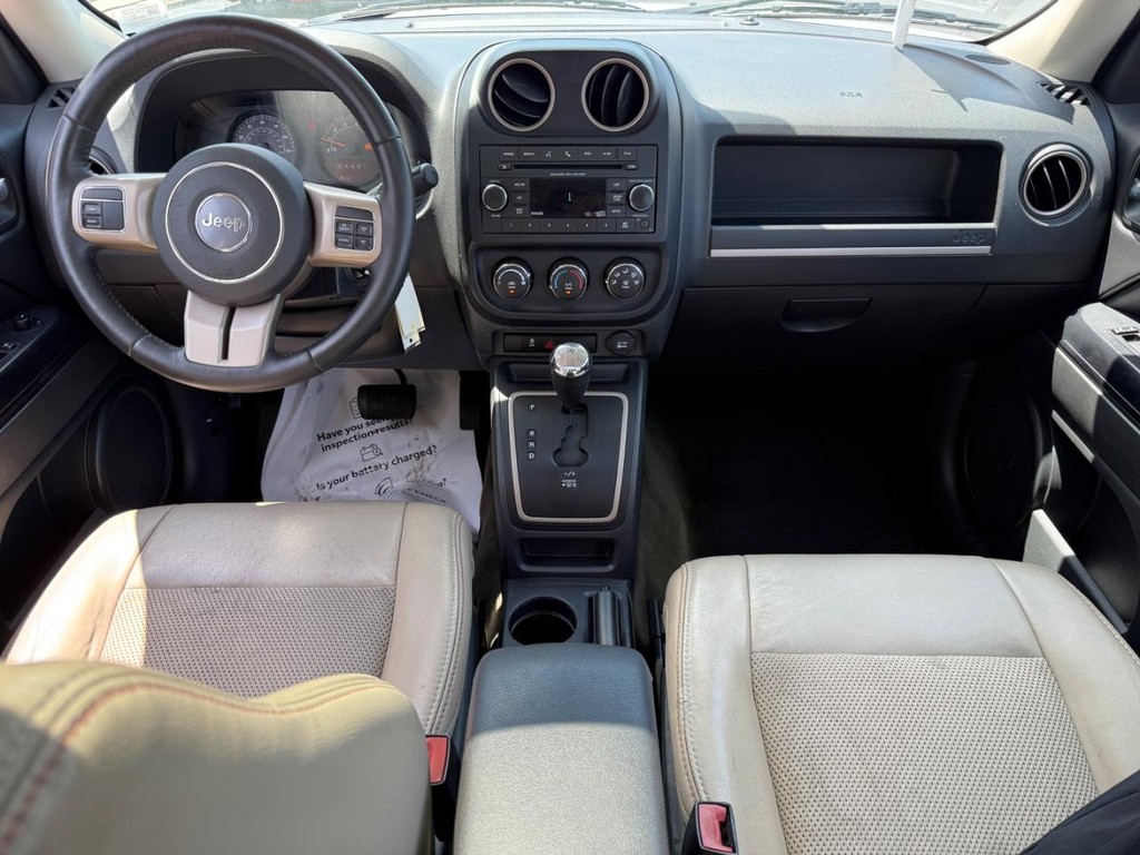 Jeep Patriot Vehicle Image 11
