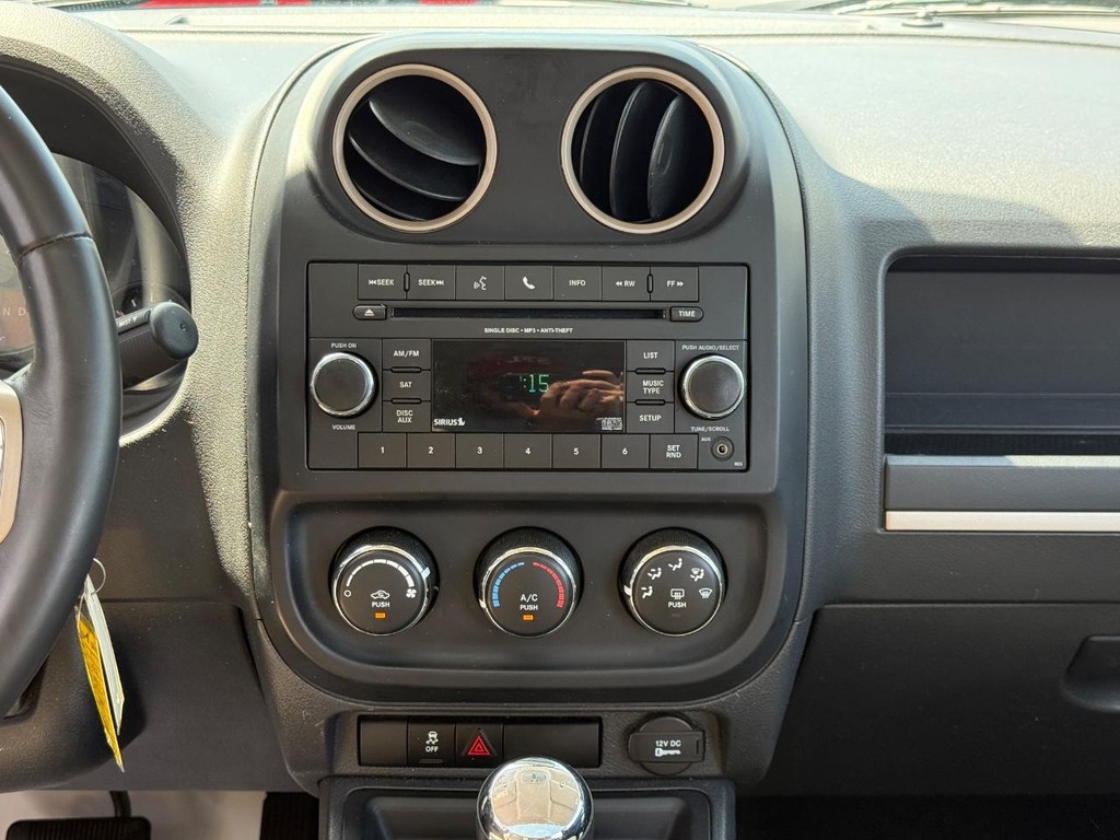 Jeep Patriot Vehicle Image 13