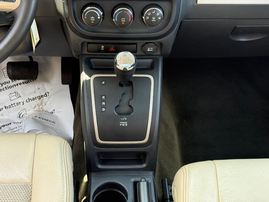 Jeep Patriot Vehicle Image 14