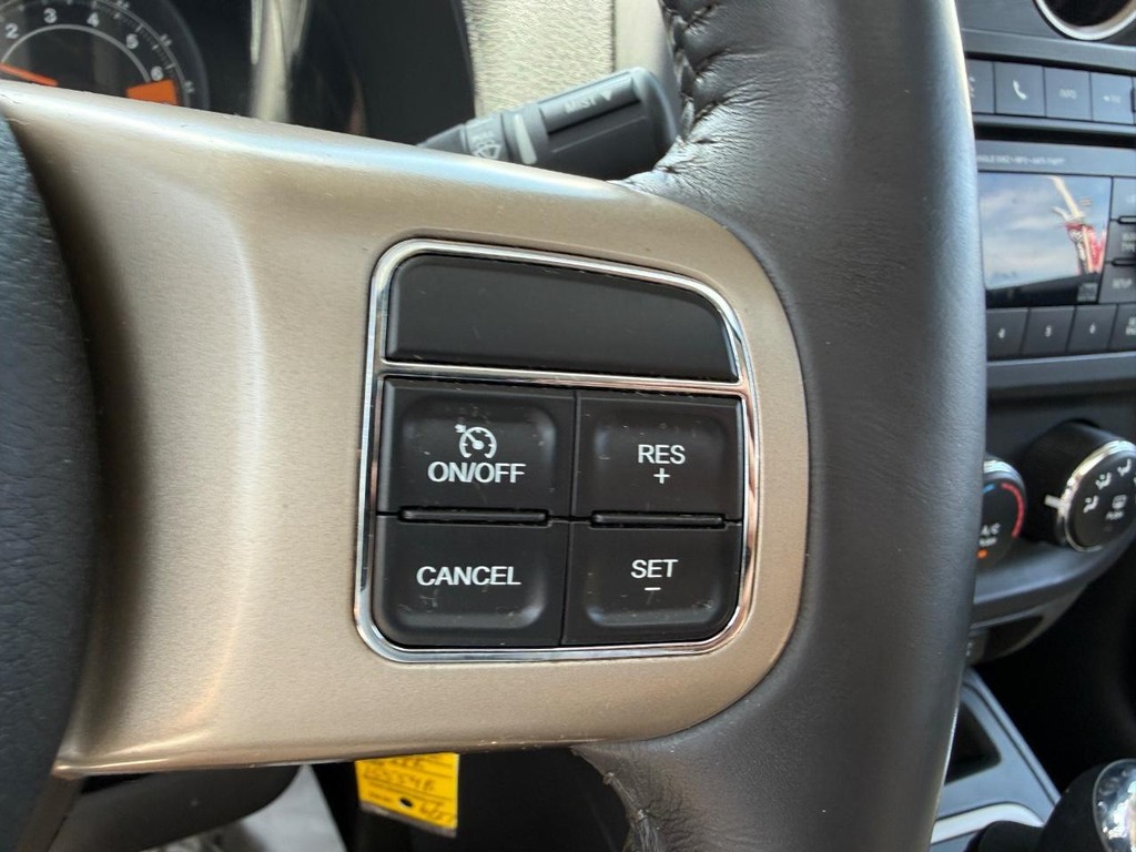 Jeep Patriot Vehicle Image 18