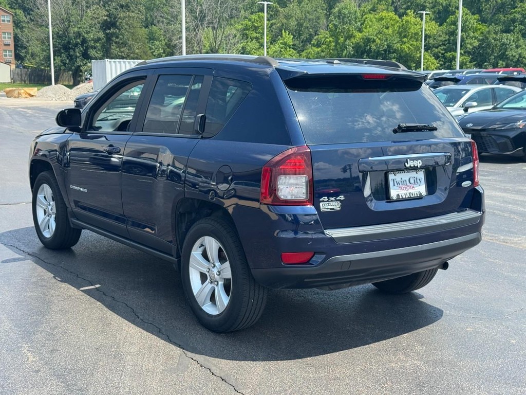 Jeep Compass Vehicle Image 6