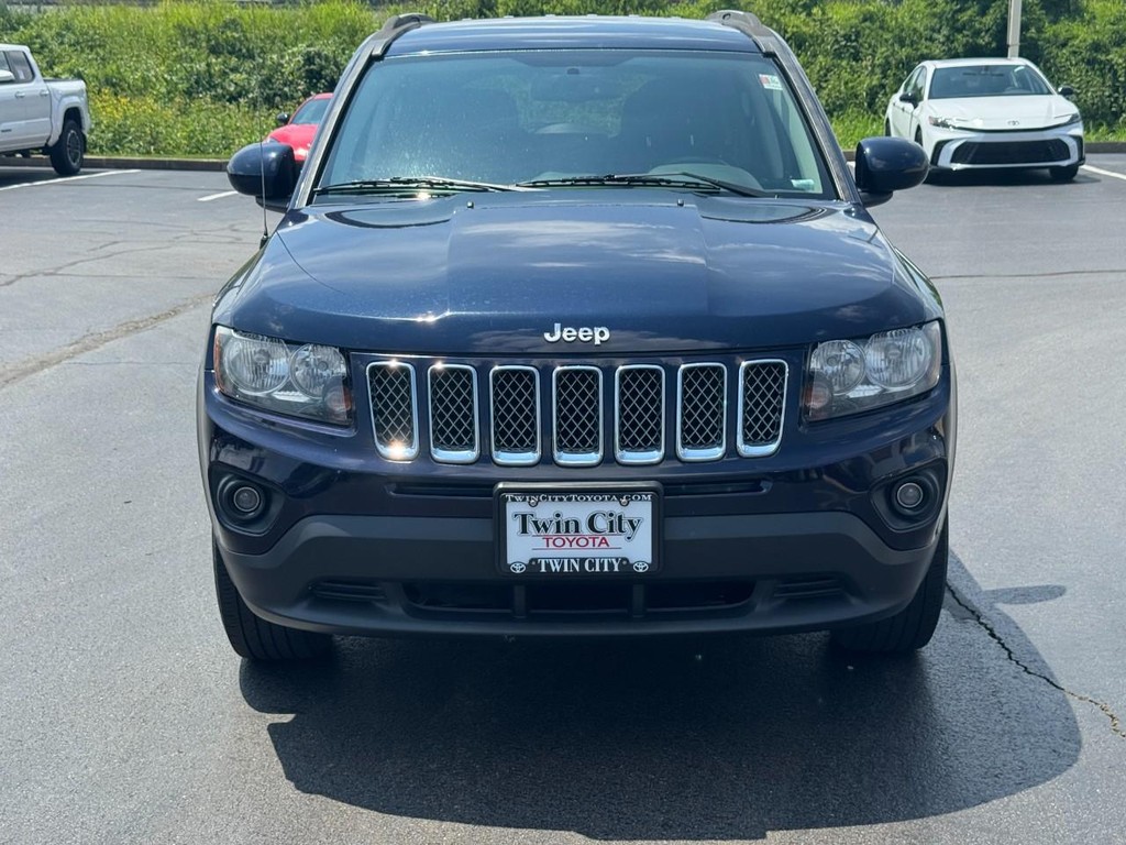 Jeep Compass Vehicle Image 9