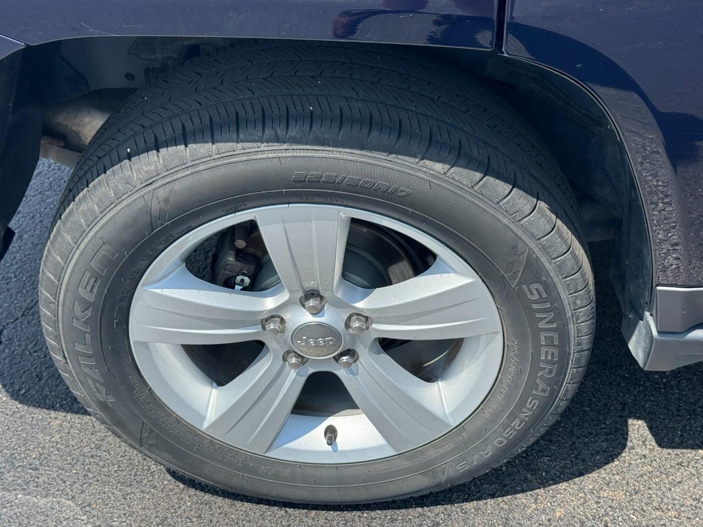 Jeep Compass Vehicle Image 10