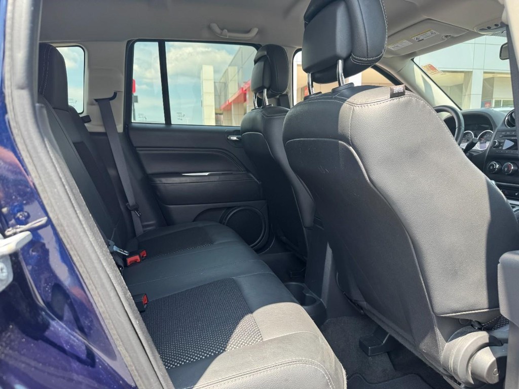 Jeep Compass Vehicle Image 11