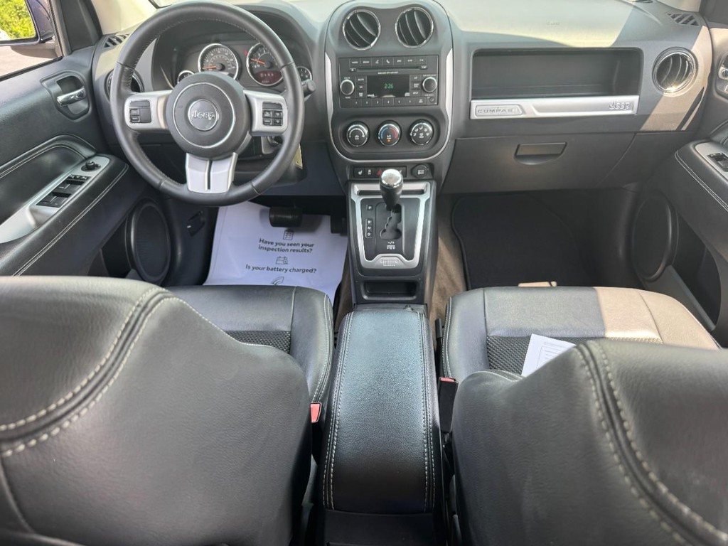 Jeep Compass Vehicle Image 12