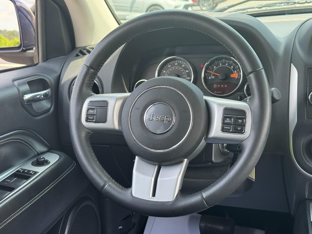 Jeep Compass Vehicle Image 13