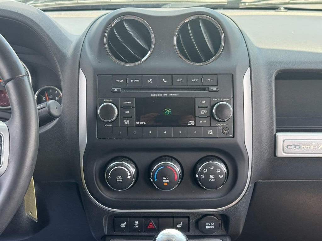 Jeep Compass Vehicle Image 14