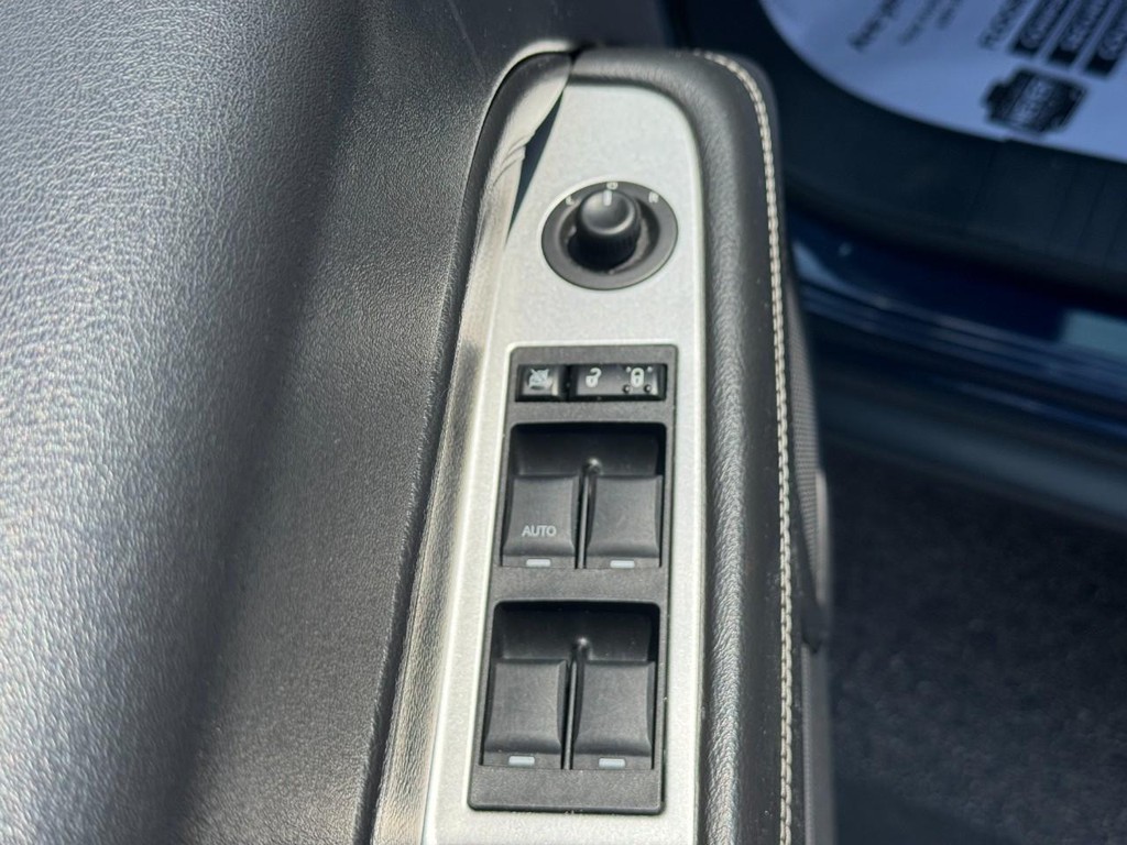 Jeep Compass Vehicle Image 16
