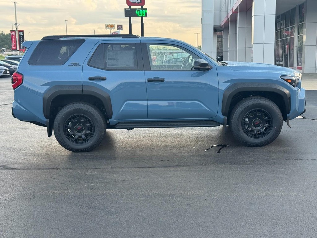 Toyota 4Runner Vehicle Image 2