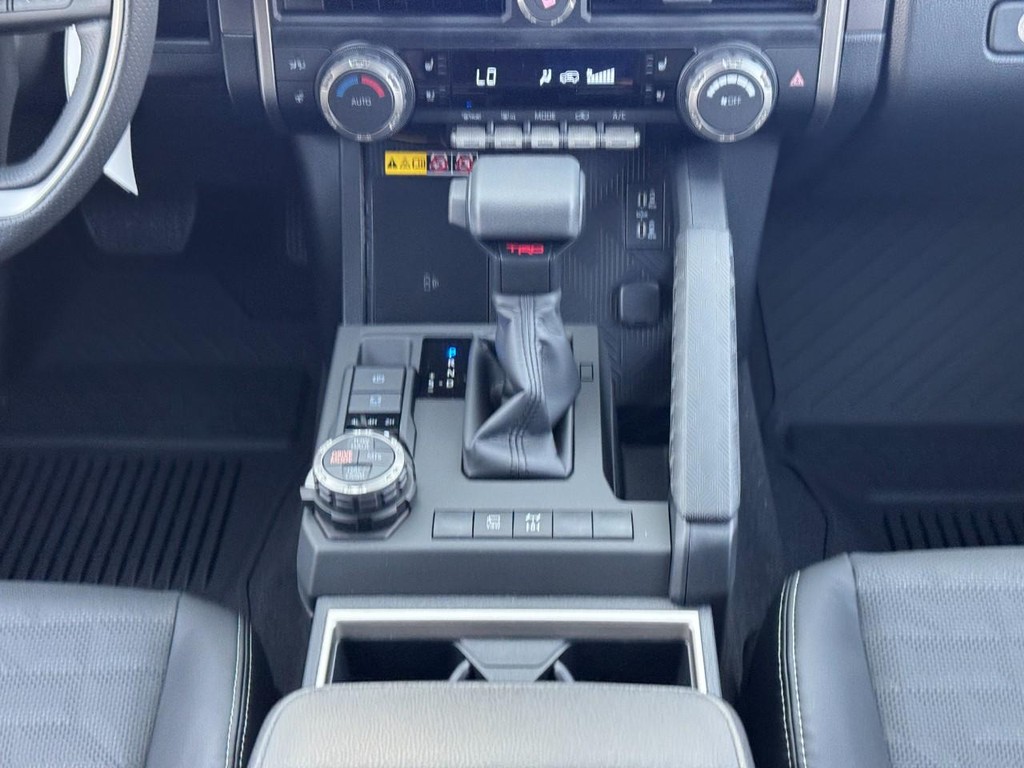 Toyota 4Runner Vehicle Image 11