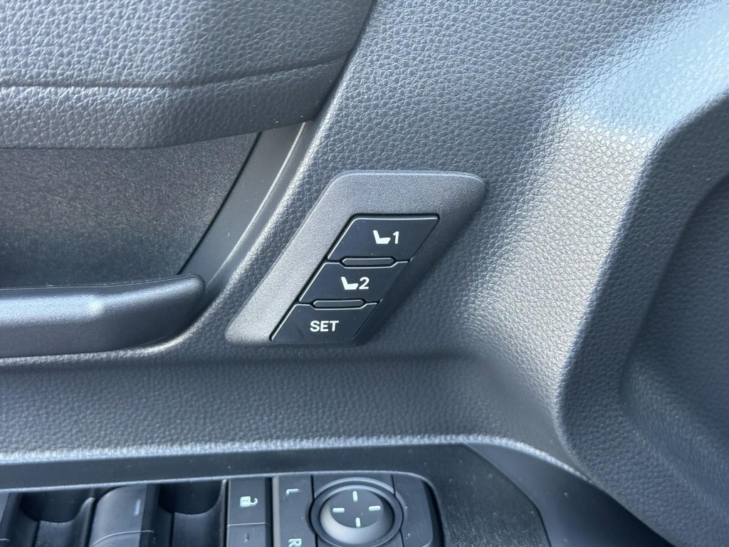 Toyota 4Runner Vehicle Image 13