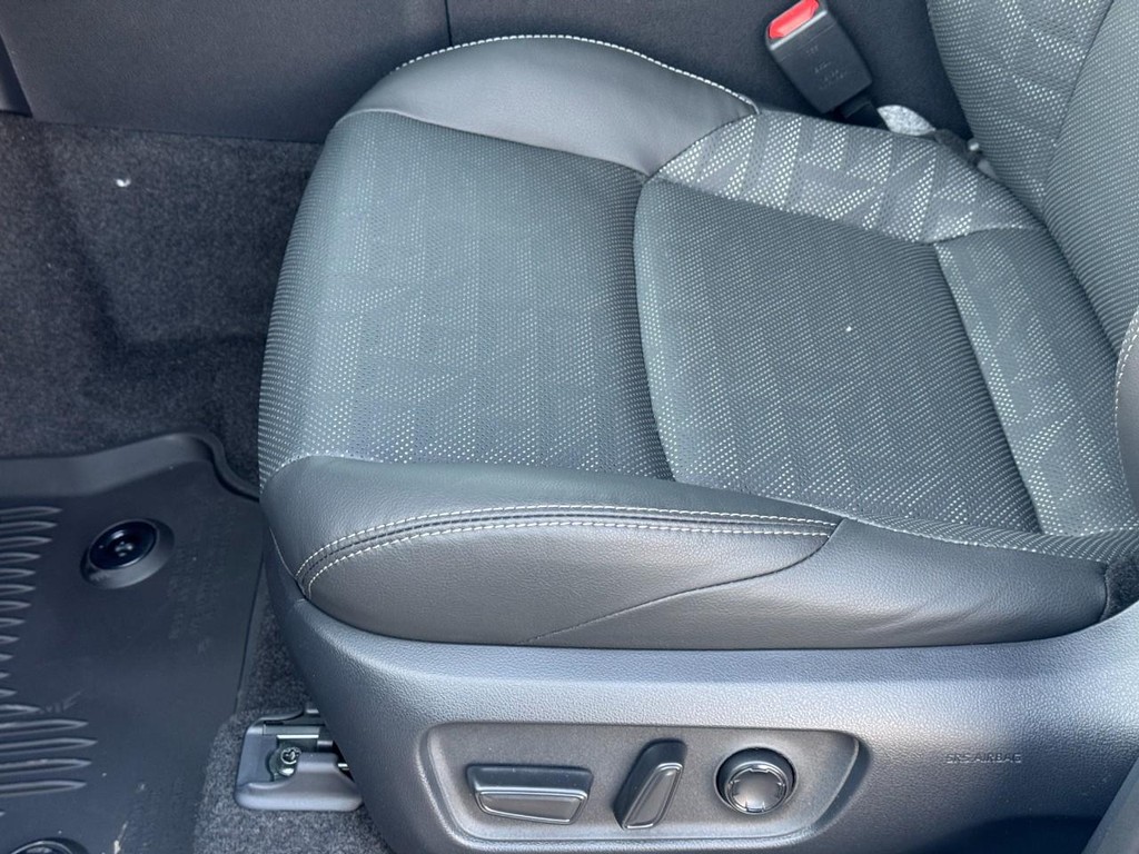 Toyota 4Runner Vehicle Image 14