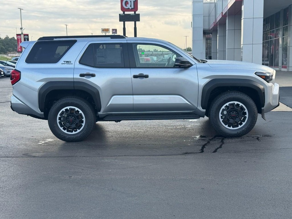 Toyota 4Runner Vehicle Image 2