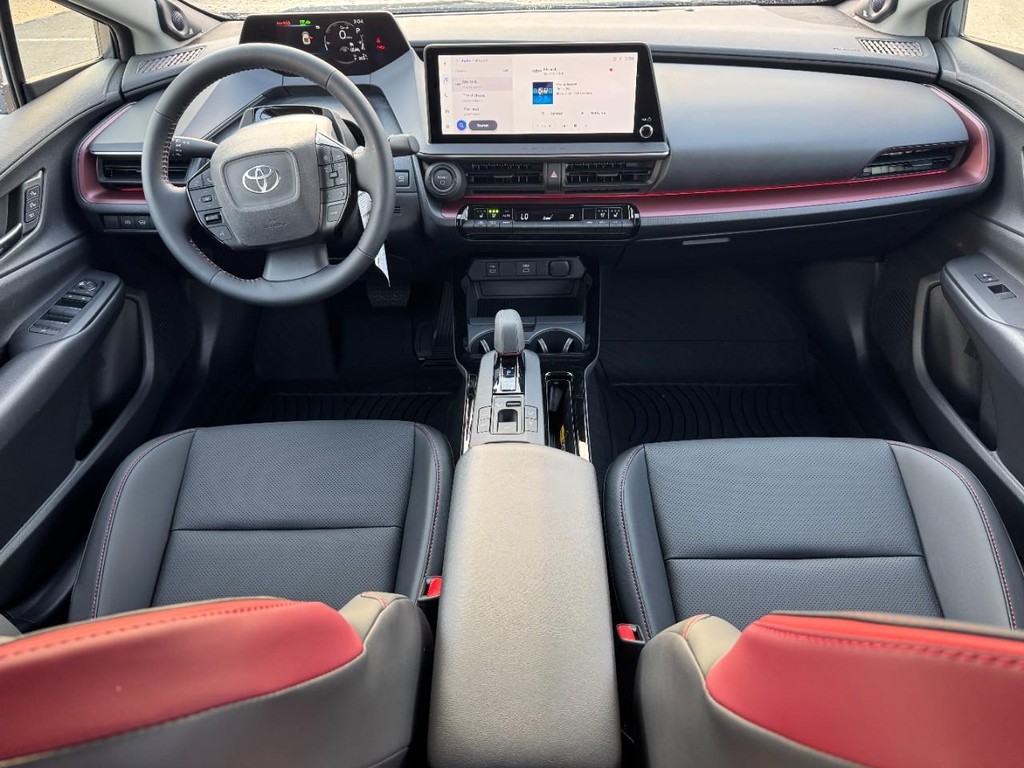 Toyota Prius Plug-In Hybrid Vehicle Image 6