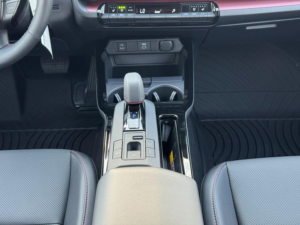 Toyota Prius Plug-In Hybrid Vehicle Image 9