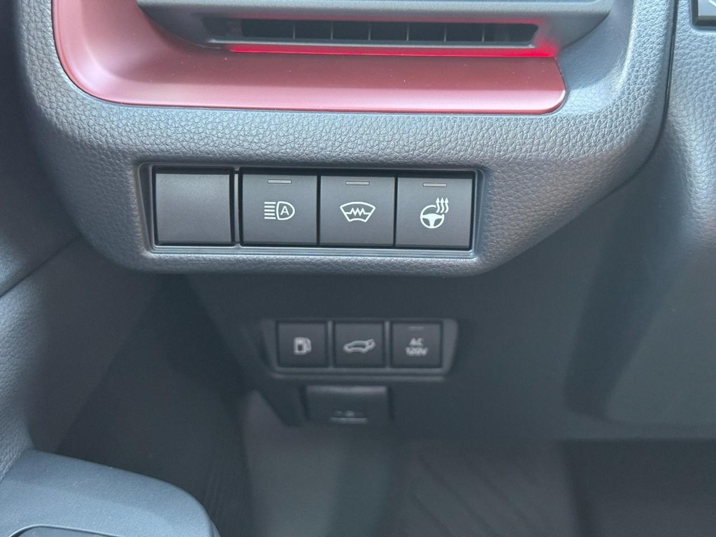 Toyota Prius Plug-In Hybrid Vehicle Image 13