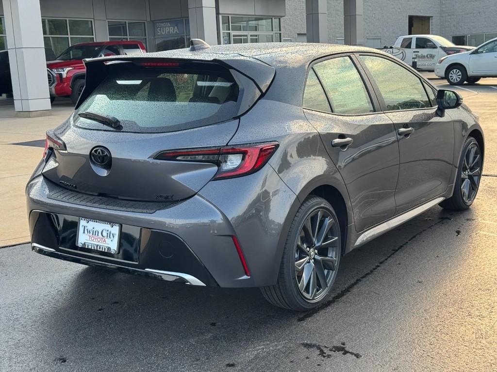 Toyota Corolla Hatchback Vehicle Image 4