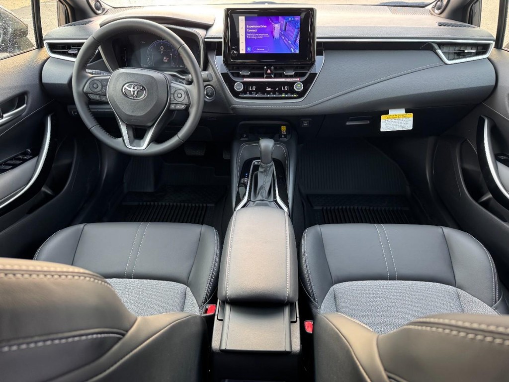 Toyota Corolla Hatchback Vehicle Image 8