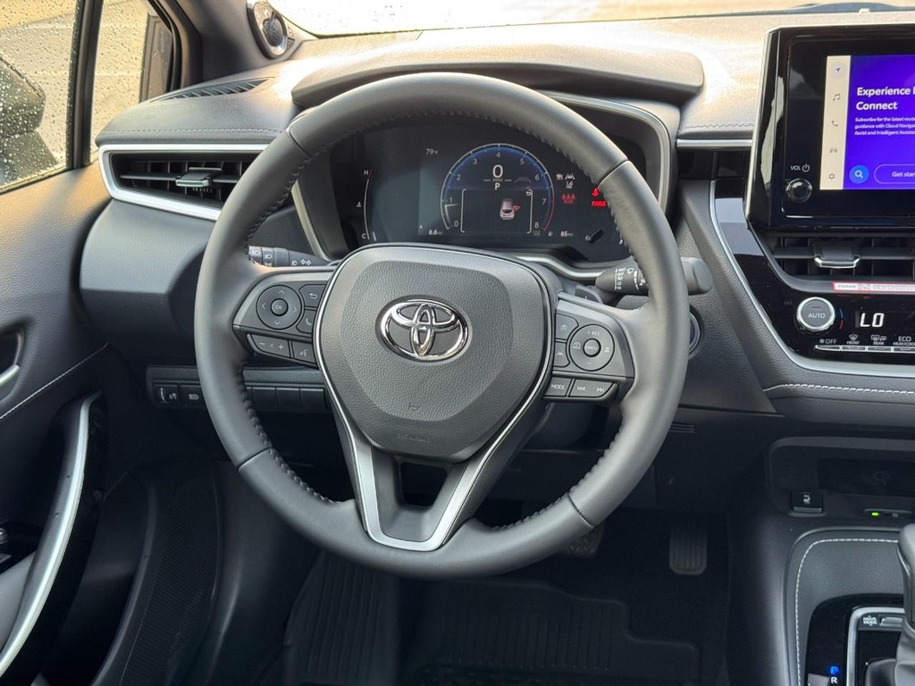 Toyota Corolla Hatchback Vehicle Image 9