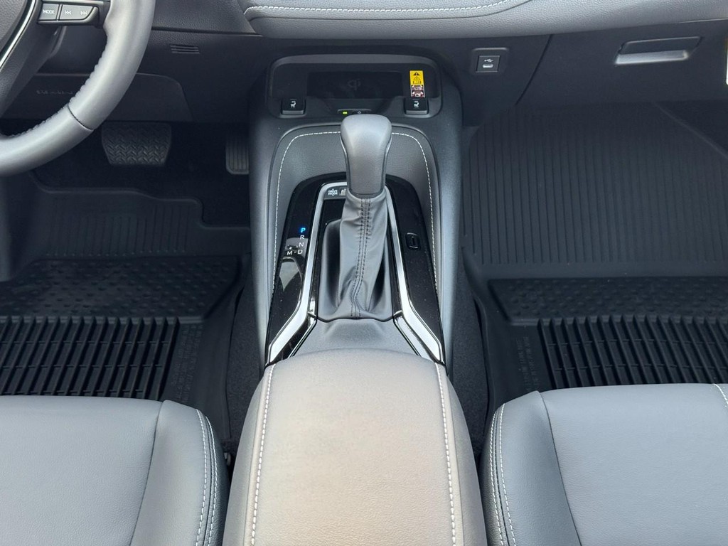 Toyota Corolla Hatchback Vehicle Image 11