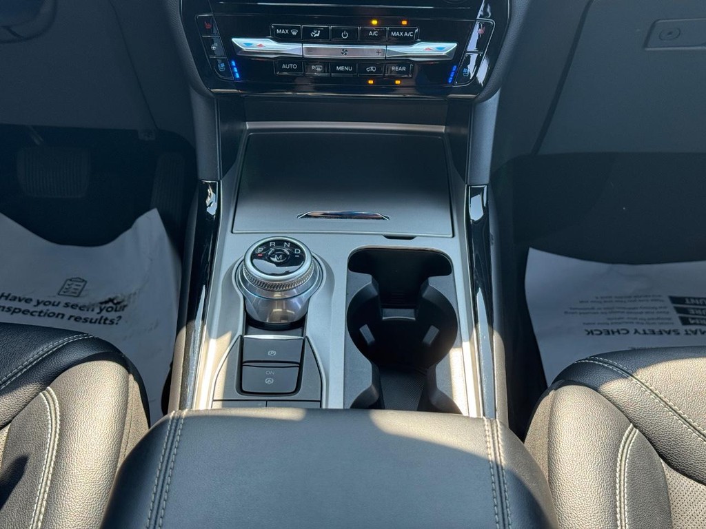 Ford Explorer Vehicle Image 17