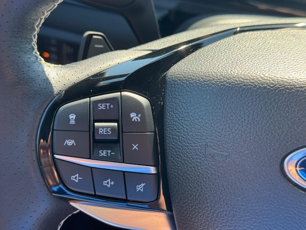 Ford Explorer Vehicle Image 21